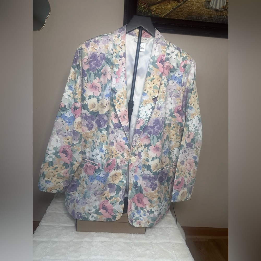Jaclyn Smith Pastel Floral blazer